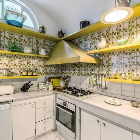 Vintage Italian Villa In Capri Βίλα Κάπρι