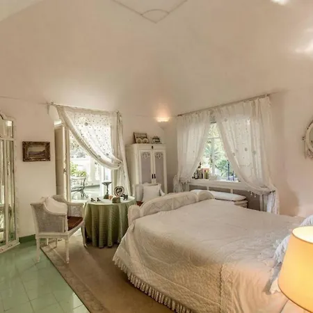 Βίλα Vintage Italian Villa In Capri *